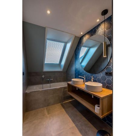 Modern 8 person villa in De Cocksdorp  Buitenkant foto