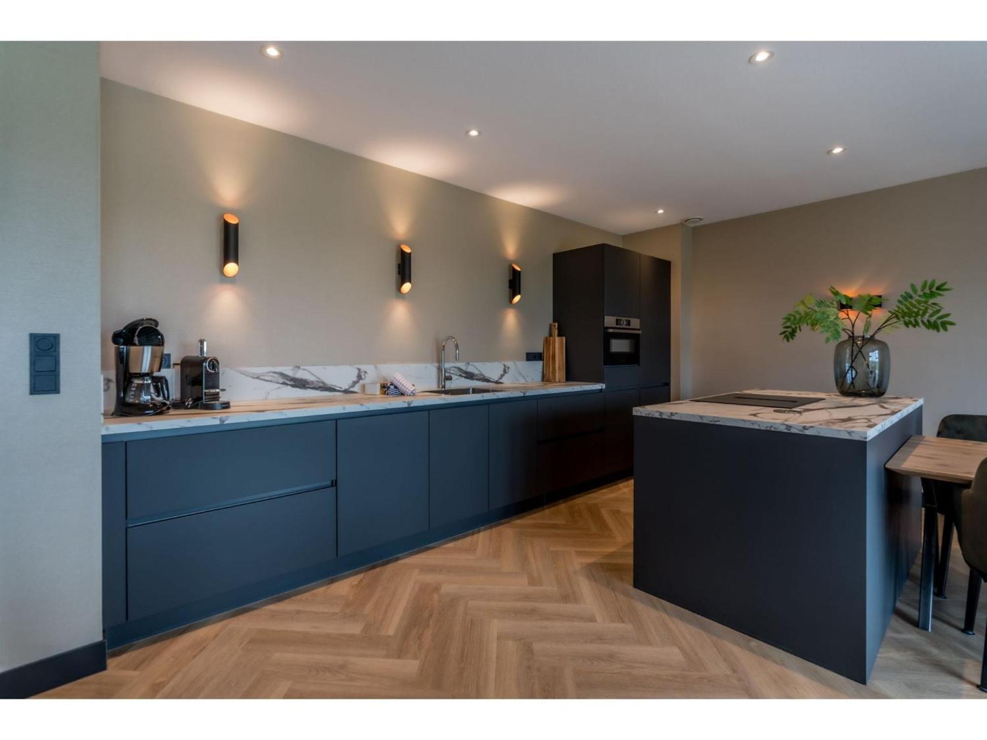 Modern 8 person villa in De Cocksdorp  Buitenkant foto